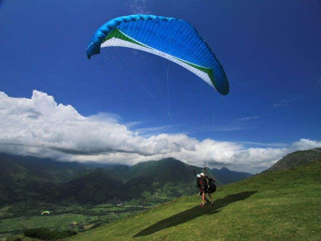 Décollage du parapente, tandem