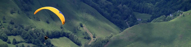 Parapente en el Valle de Aspe