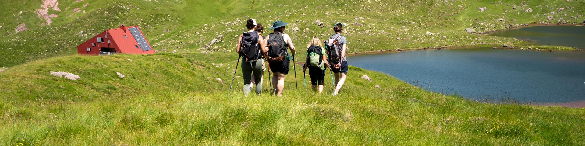 Randonnée du lac d'Arlet en Vallée d'Aspe avec un refuge à 2000 mètres totalement rénové pour profiter d'un moment hors du commun