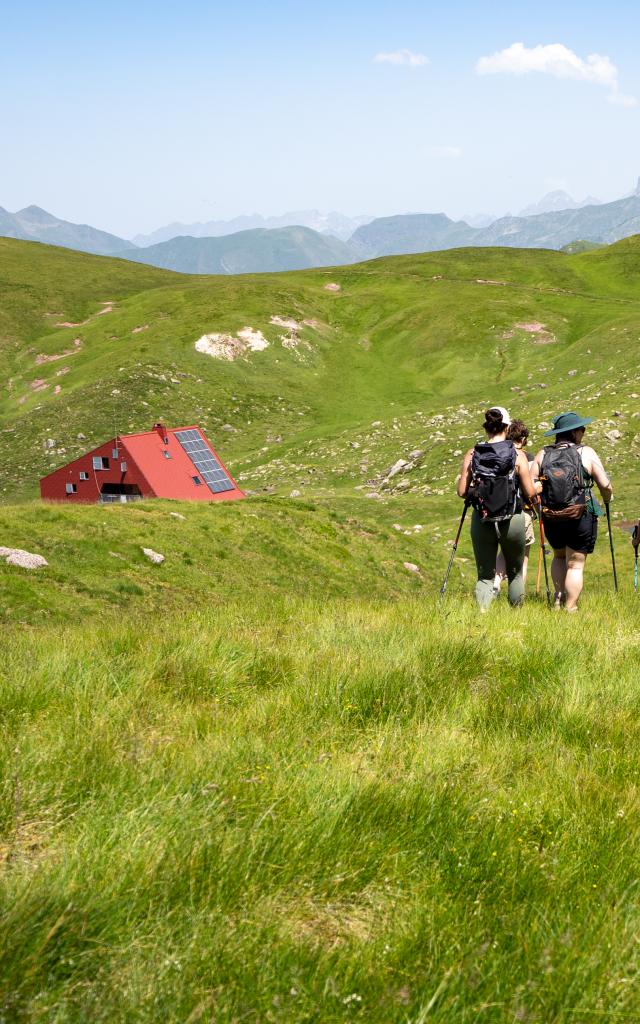 Randonnée du lac d'Arlet en Vallée d'Aspe avec un refuge à 2000 mètres totalement rénové pour profiter d'un moment hors du commun