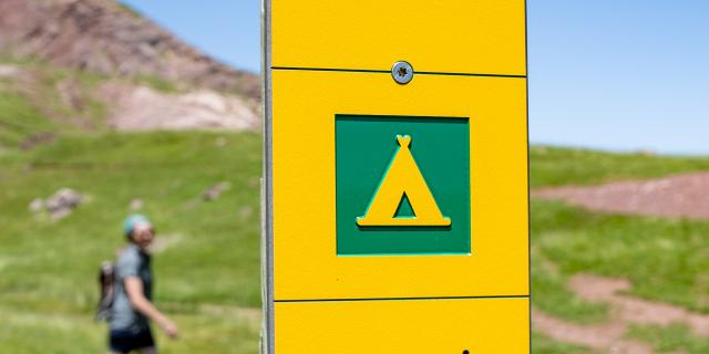Les aires naturelles de camping et les campings vous offrent des nuits au plus près des montagnes en Pyrénées béarnaises