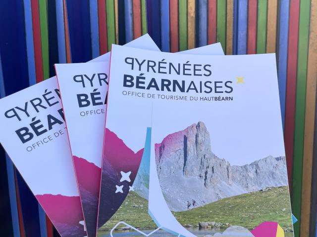 Brochures et plans des Pyrénées béarnaises vous aident à préparer votre séjour.