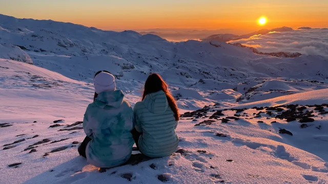 Coucher de soleil sur la neige à la Pierre Saint-Martin en Pyrénées béarnaises