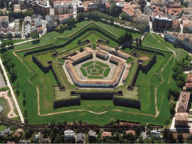 Vue aérienne de la citadelle de Jaca en Espagne, région de l'Aragon.