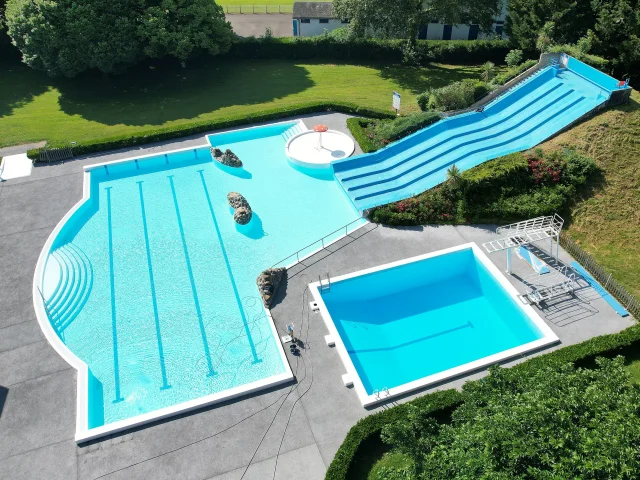 Piscine d'Oloron Sainte-Marie, bassin extérieur en Pyrénées béarnaises