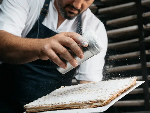 Artigarrède, gâteau Le Russe, Oloron Sainte-Marie en Pyrénées Béarnaises.