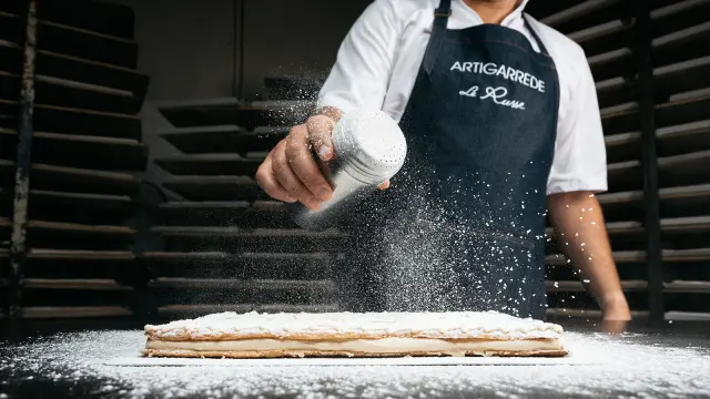 Artigarrède, gâteau Le Russe, Oloron Sainte-Marie en Pyrénées Béarnaises.