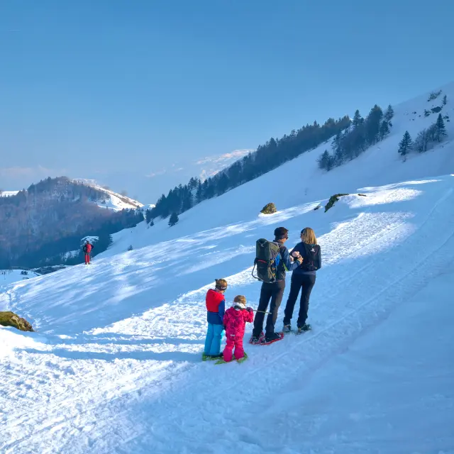 Issarbe, station de ski, sports d'hiver, vallée de Barétous en Pyrénées béarnaises.