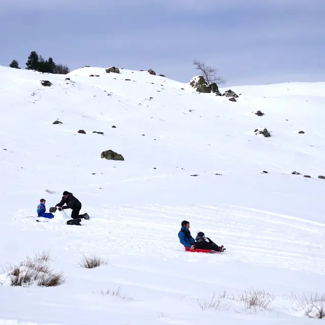 Issarbe, station de ski, sports d'hiver, vallée de Barétous en Pyrénées béarnaises.