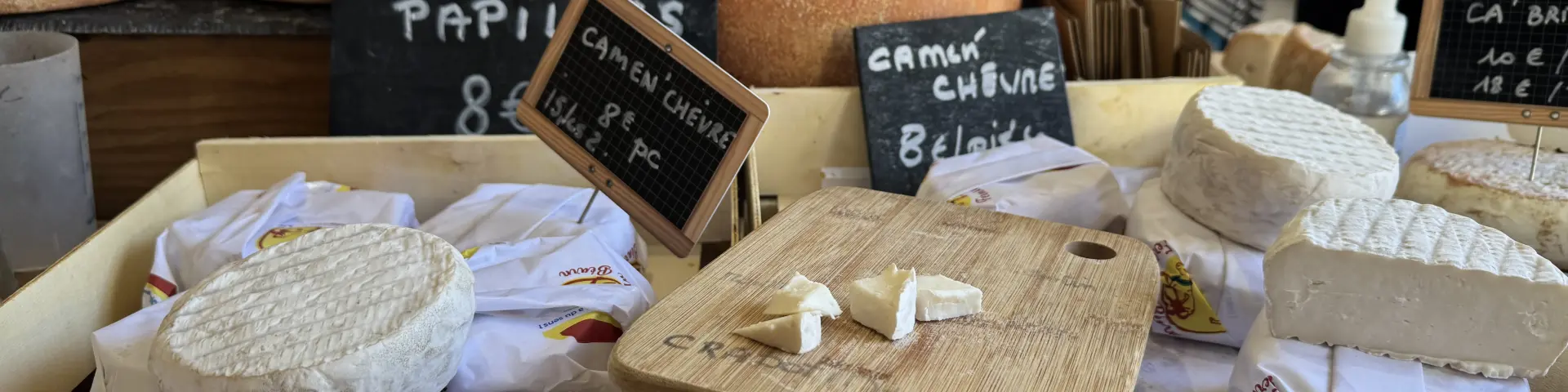Fromage fermier de chèvre, fais en Pyrénées béarnaises.