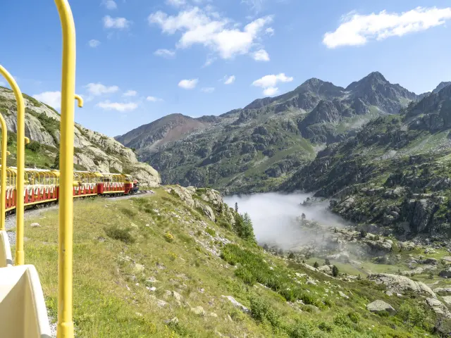Petit train d'Artouste en vallée d'Ossau, Pyrénées béarnaises.