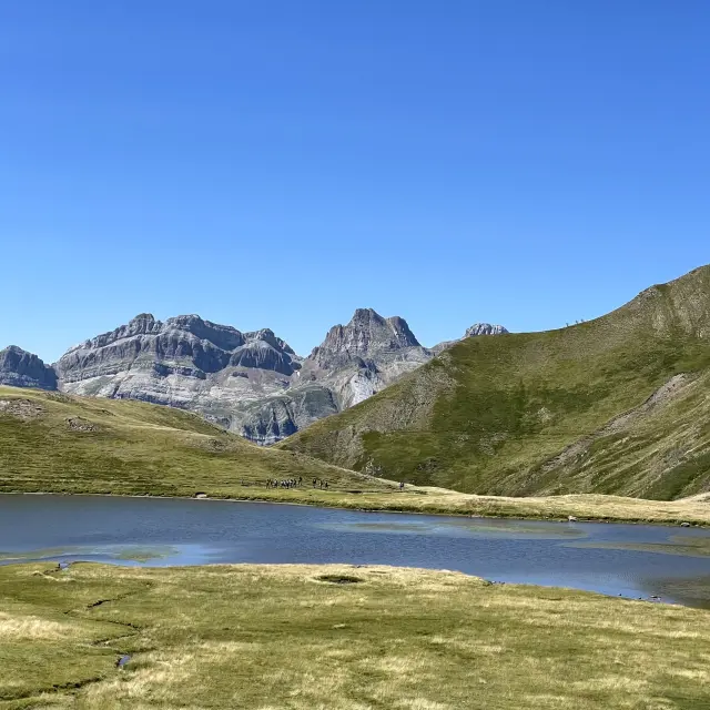 Lac en Aragon, Pyrénées Espagnoles.