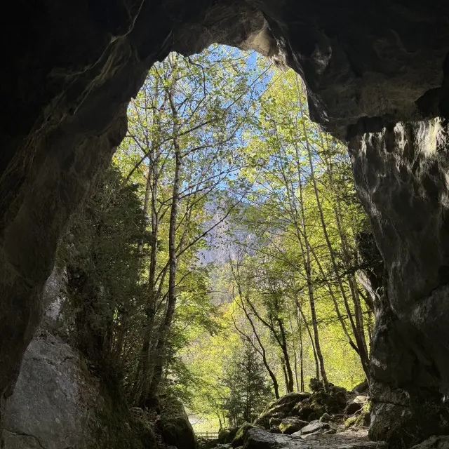 Grotte en Navarre, Pyrénées Espagnoles