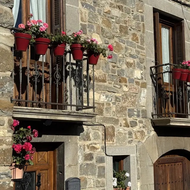 Façade de maison en Pyrénées espagnoles.